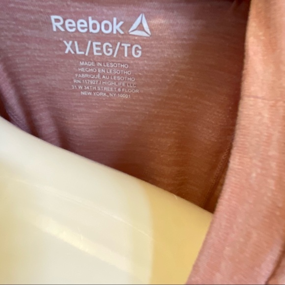 Size XL Reebok Tee - Picture 3 of 3